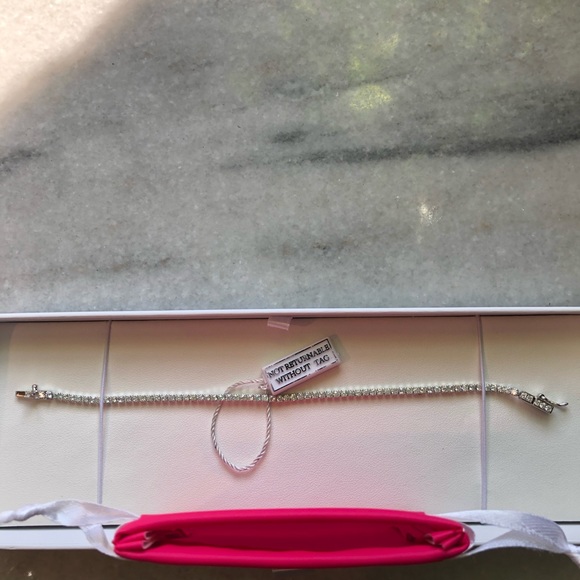 Classic Thin Tennis bracelet by Adina Eden - Picture 4 of 9